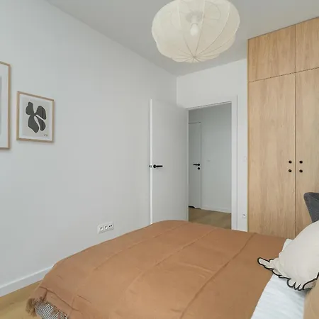 Unique 2-bedroom On The 10th Floor With Free Garage By Renters * Poznań